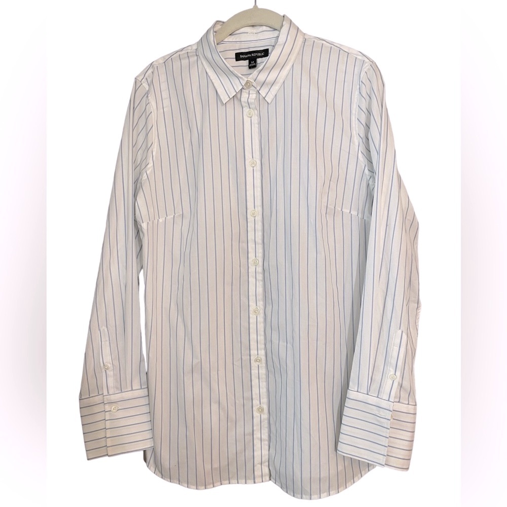 Banana Republic Button Down Shirt. Women’s Size 14.